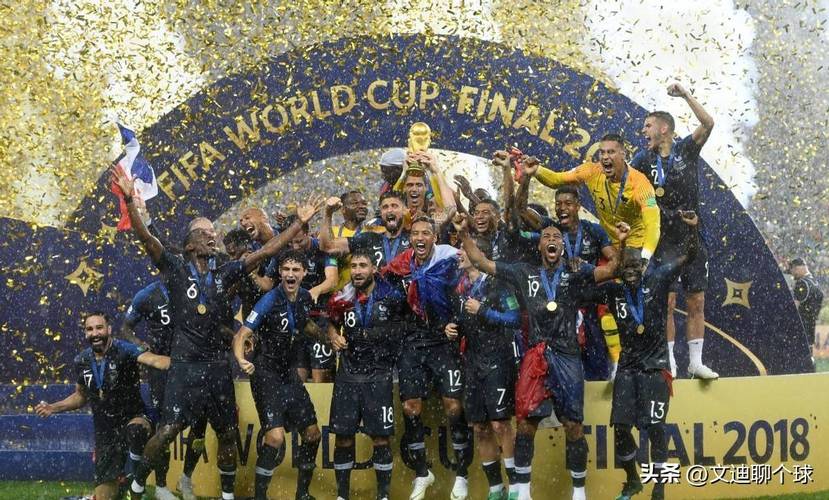 亨利：巴萨防线太差；阿森纳不丢球而拜仁总是进球（亨利：巴萨后防堪忧；阿森纳频频零封，拜仁持续破门）