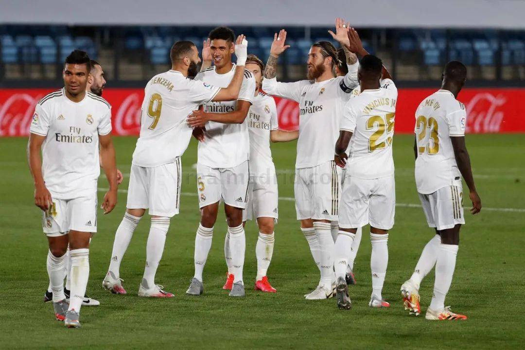 穆勒：我很享受加拿大的自由，但有时也会想念拜仁的高压环境（穆勒：在加拿大我享受自由，但偶尔仍会怀念拜仁的高压节奏）