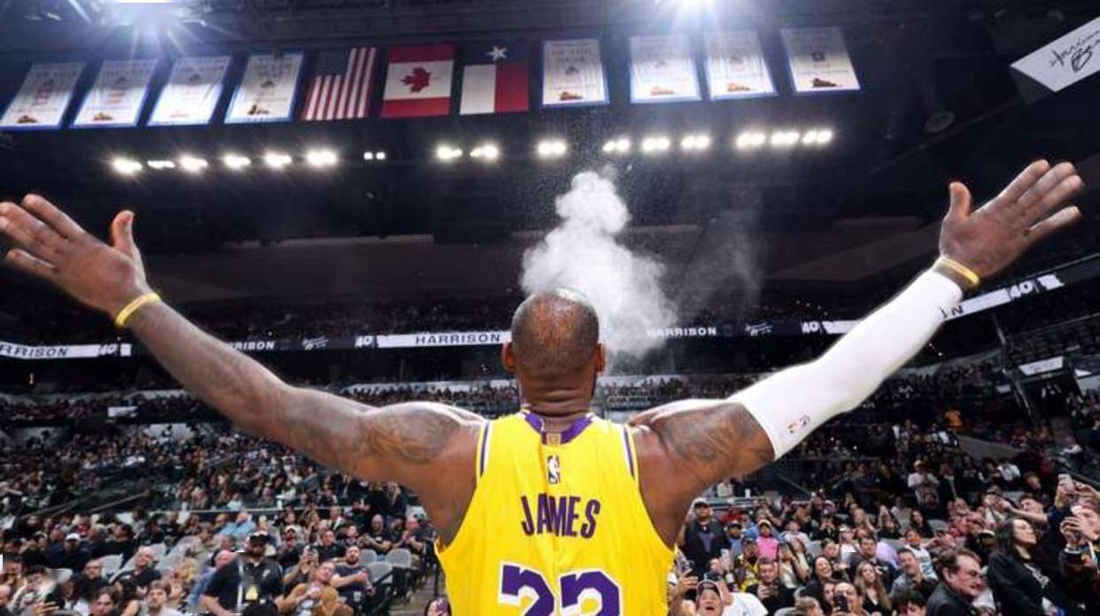 中国队三人晋级世界杯U型场地技巧决赛（中国队三将闯入世界杯U型场地技巧决赛）