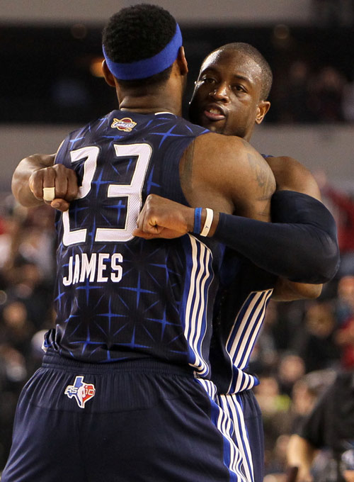 向余望谈冲超：感谢球迷和教练团队这一年的努力，我们做到了（向余望谈冲超成功：感谢球迷与教练组一年的付出，我们终于达成目标）