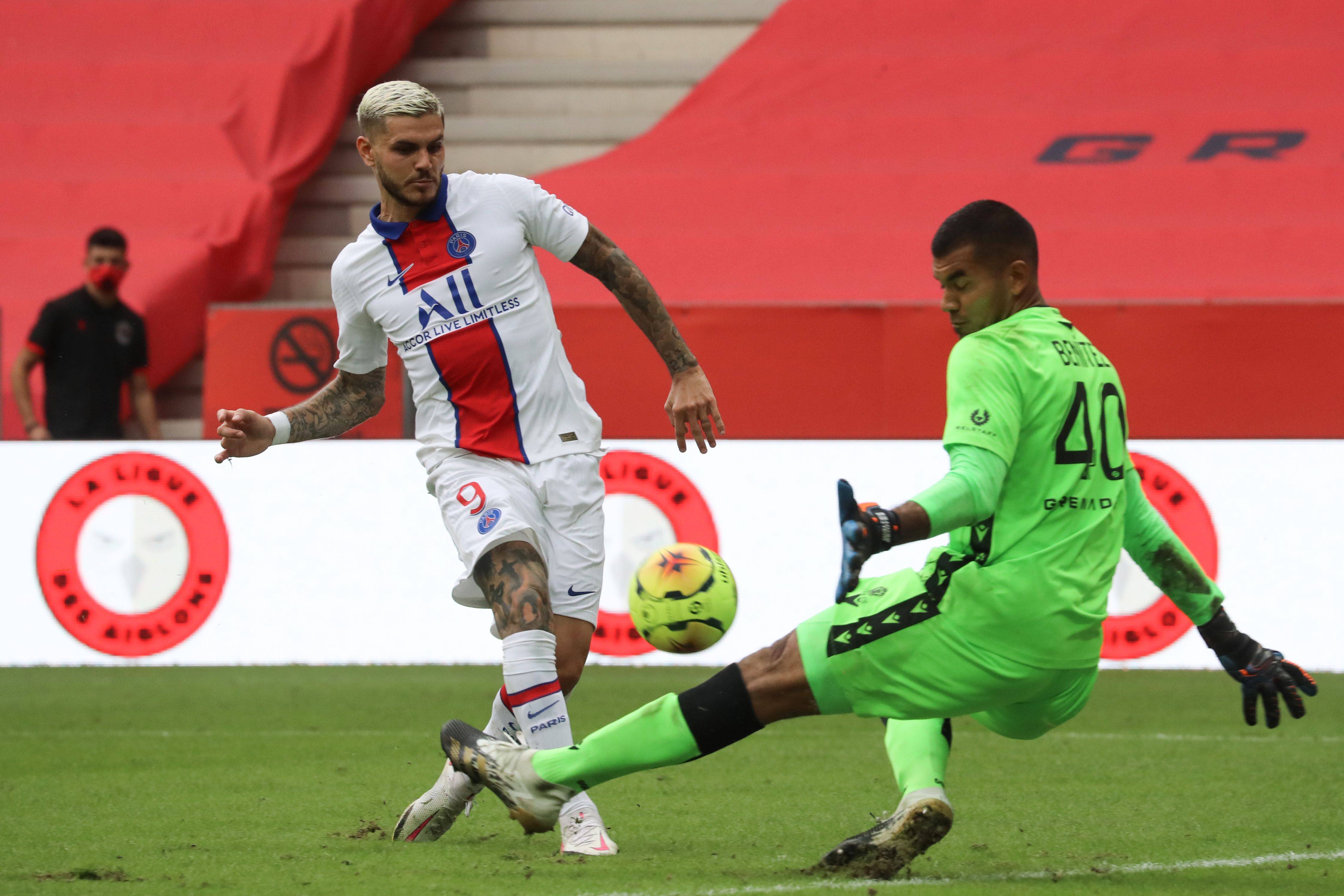 这脚传球是不是开挂？