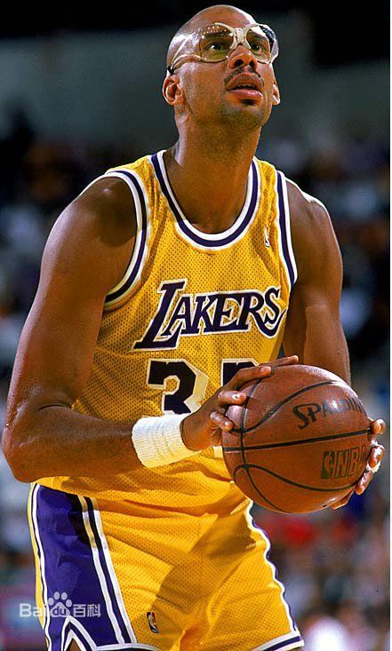 迪马：罗马引进埃切韦里和小火柴遇到阻碍，转会谈判陷入僵局（迪马：罗马求购埃切韦里与小火柴受阻，转会谈判停摆）