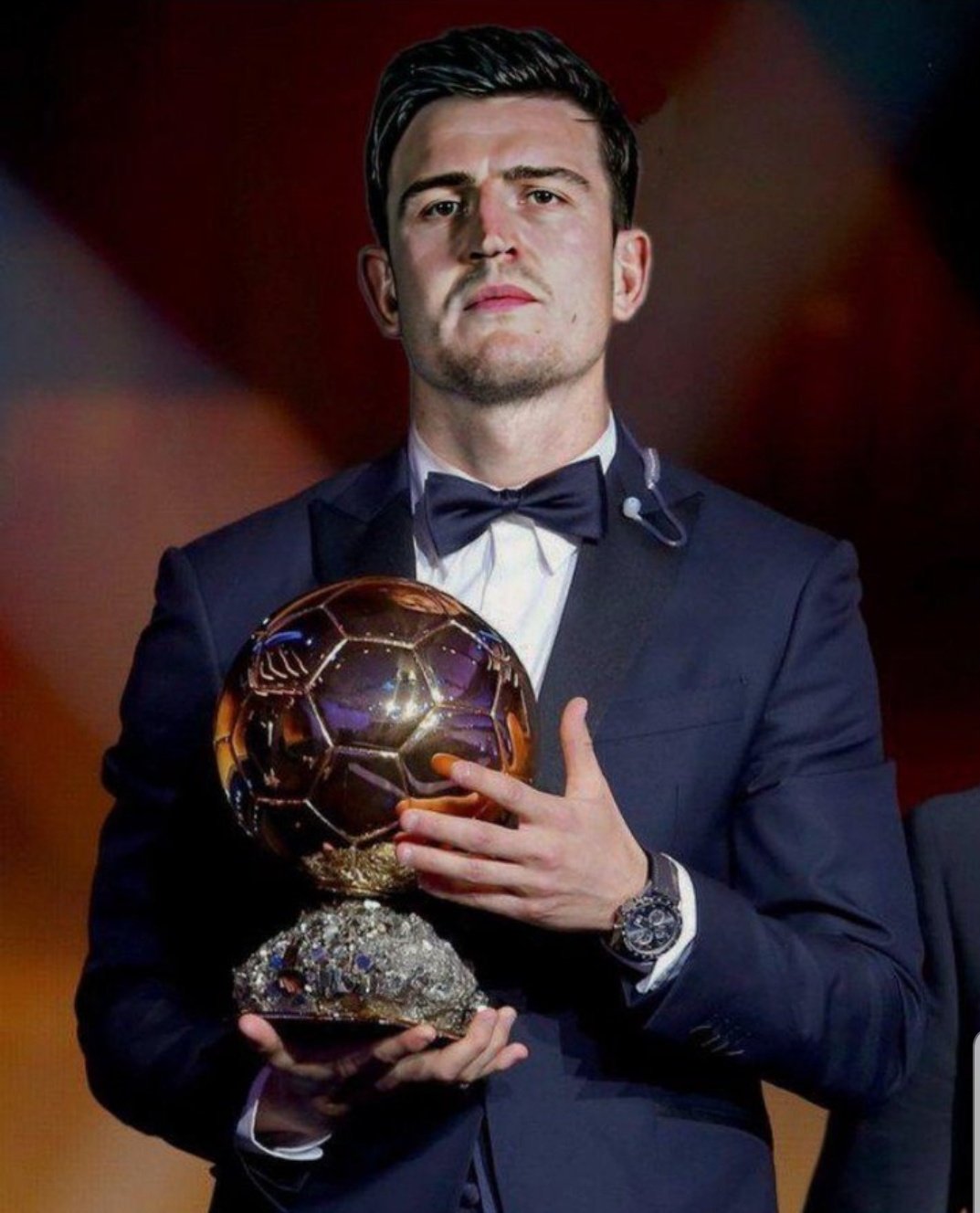 加拉塔萨雷高层炮轰土耳其足协：因遭裁判针对拒绝出席明日仪式（加拉塔萨雷高层怒斥土耳其足协：称遭裁判针对，将缺席明日仪式）