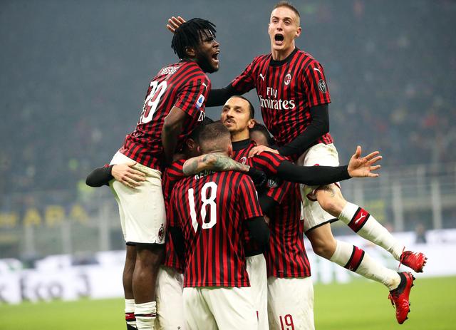 和田宇宙地毯队夺得2025新疆阿图什杯冠军，冠军奖金100万元（和田宇宙地毯队称雄2025年新疆阿图什杯，夺冠获100万元奖金）